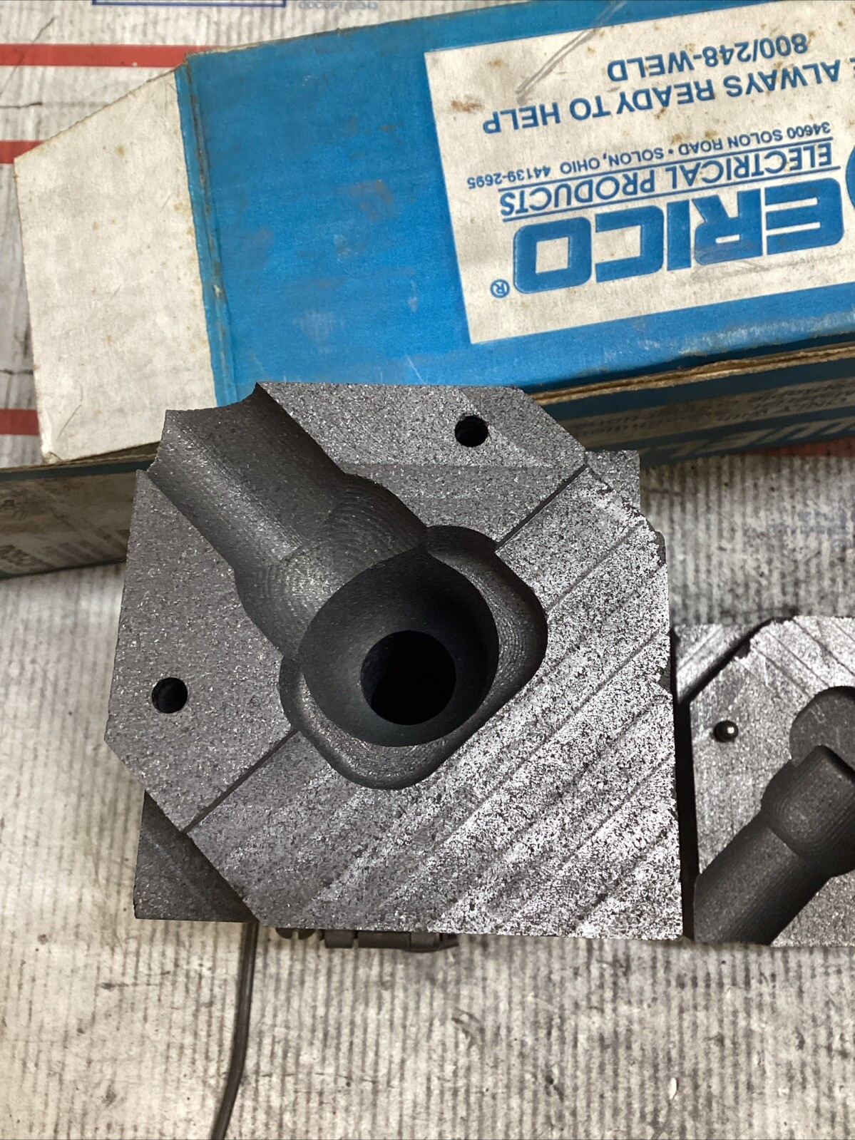 ERICO CADWELD IPC LJCEG3Q 1/4×1 1/2 LUG 500 CONC RUN & TAP #200 CART ED4U 3295