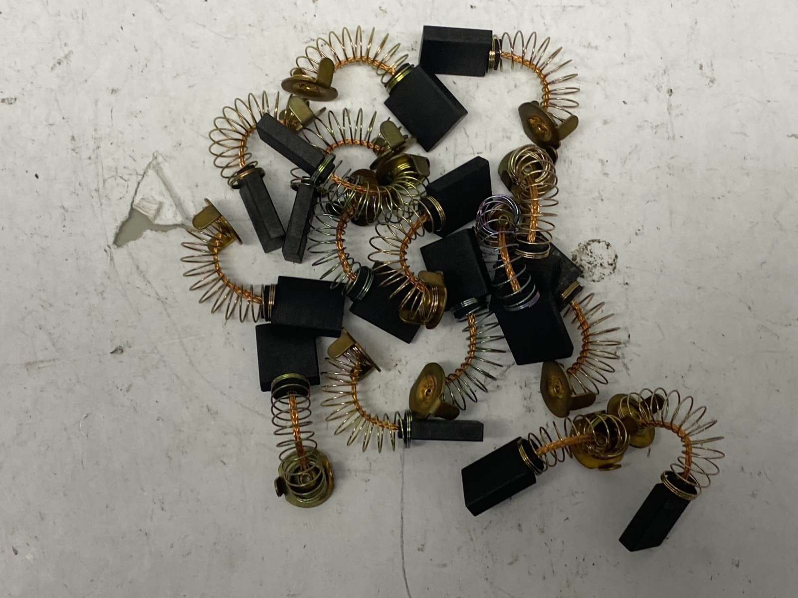 NEW OLD STOCK Lot of 16 Unbranded Replacement Carbon Motor Brushes # 2442