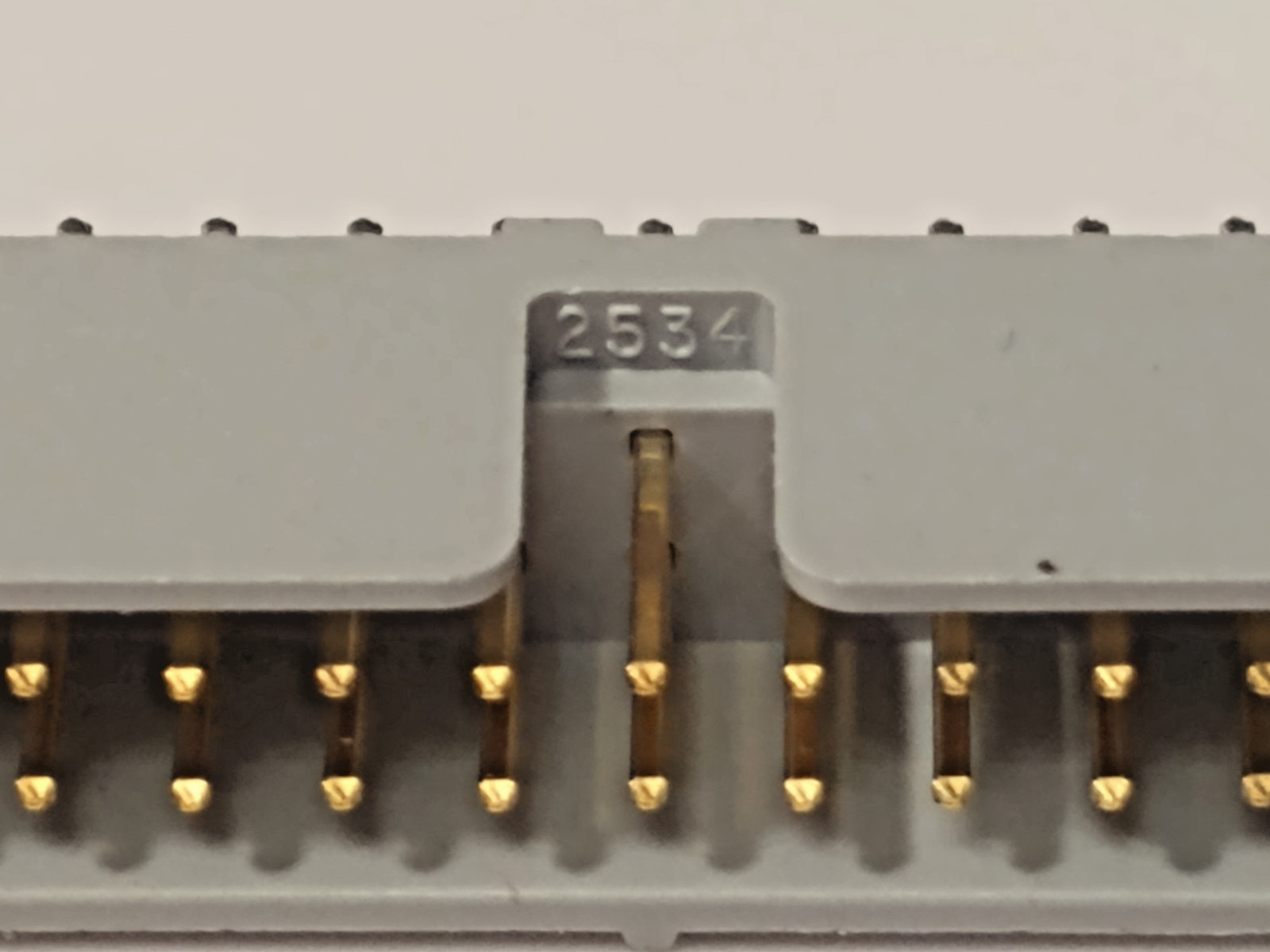 3M 2534 34-Pin IDC PCB Header Connector Vertical Straight Gold New Old Stock