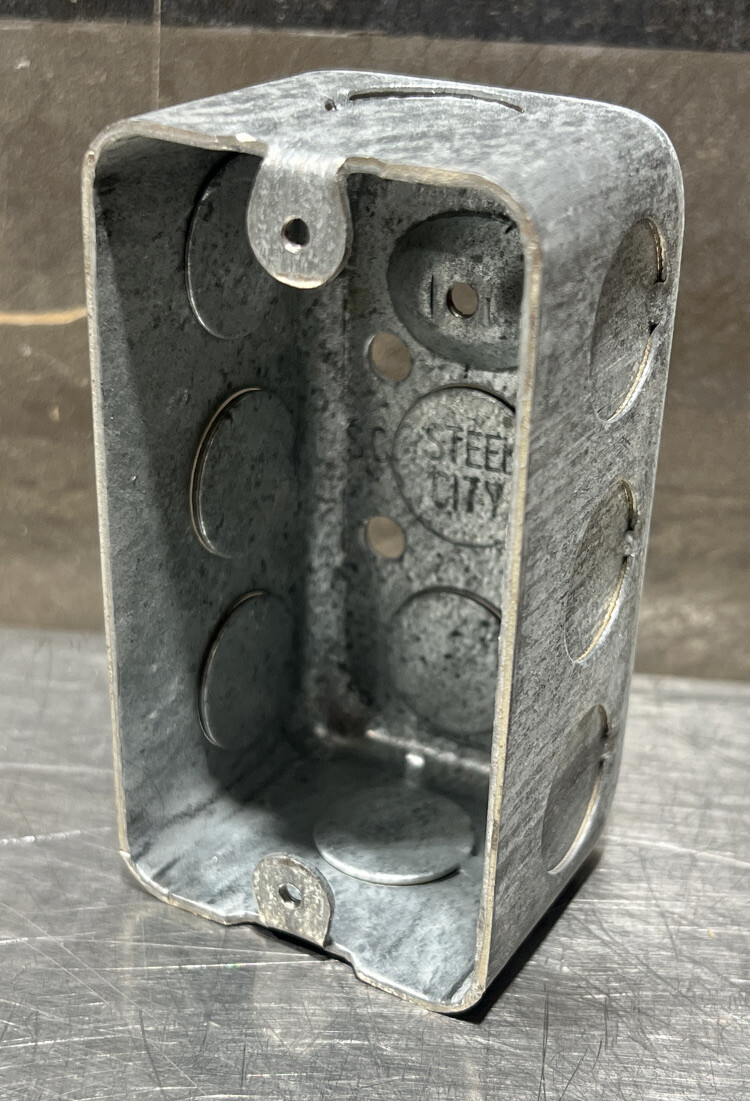 Steel City Rectangle Galvanized Steel 1-Gang Utility Box Silver 4″ 58361-1/2 Nos