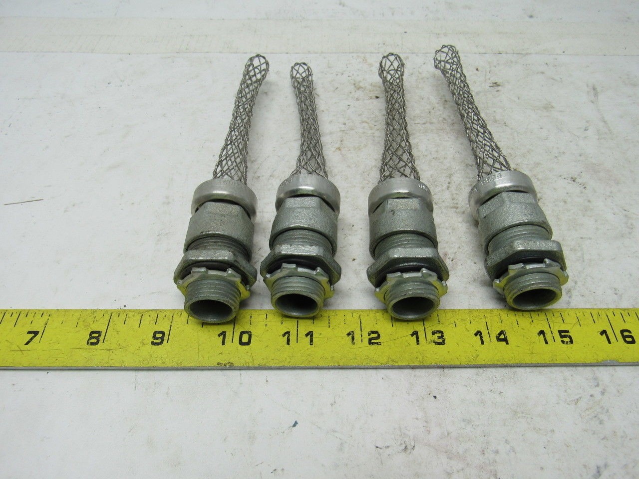 Bryant FC38 Cable Strain Relief 1/2″ Straight Male Connector Lot of 4