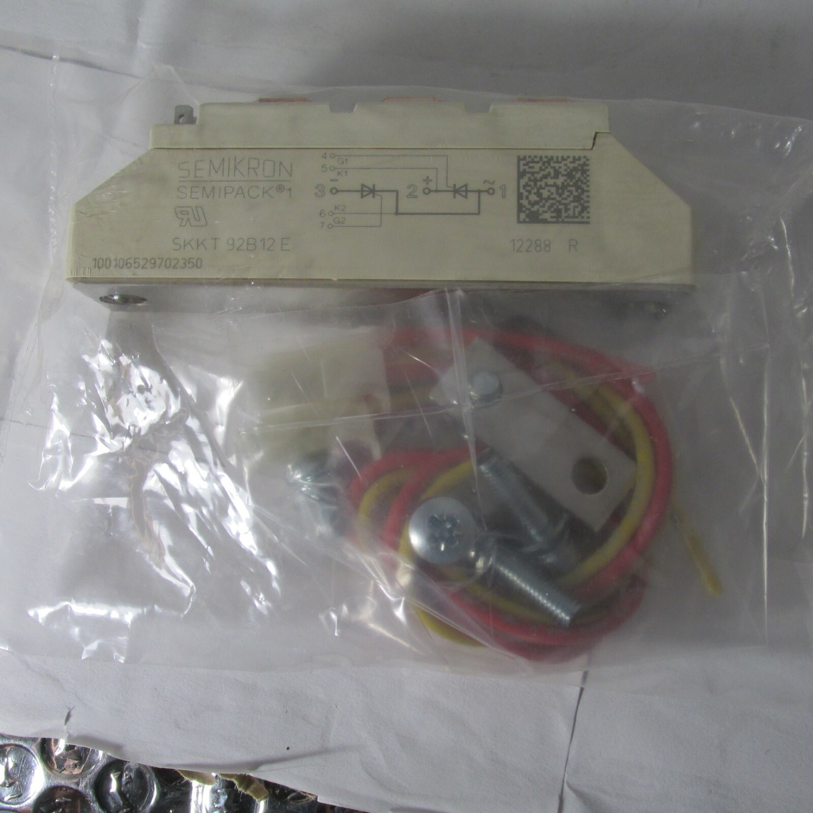SKKT 92/12 E – Thyristor, 1.2 kV, 95 A, 150 A, Module, 7 RoHS Compliant: Yes