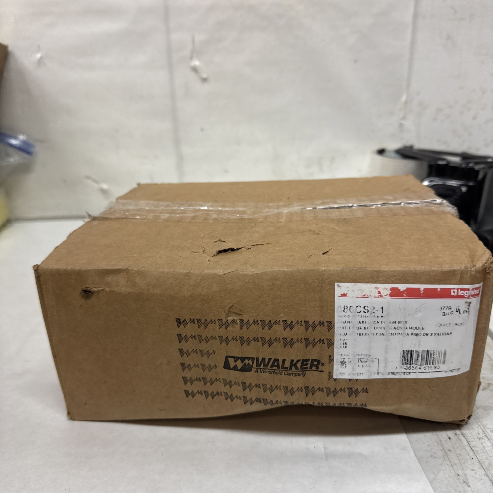 Wiremold 880CS2-1, Iron, 6-Knockout, 2-Gang, Fully Adjustable, Floor Box,