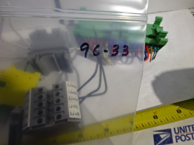 LOT PHOENIX CONTACT TERMINALS TYP D-UK 4/10 CONTROL SYSTEMS AS PICTURED &96-33