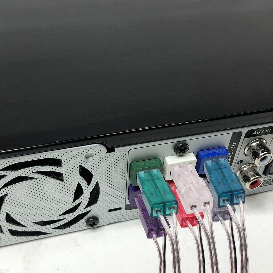 Los cables para dispositivos de barra de sonido requieren un cable especial NEW