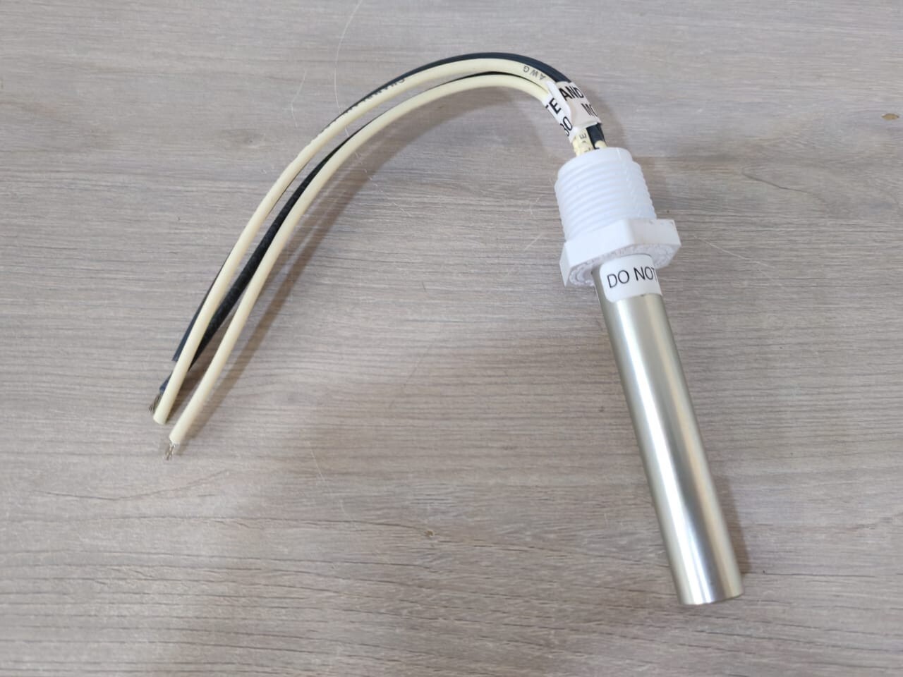 LOT 2 PCS THERMOTECH 302-ET-194 -NEW WITHOUT BOX