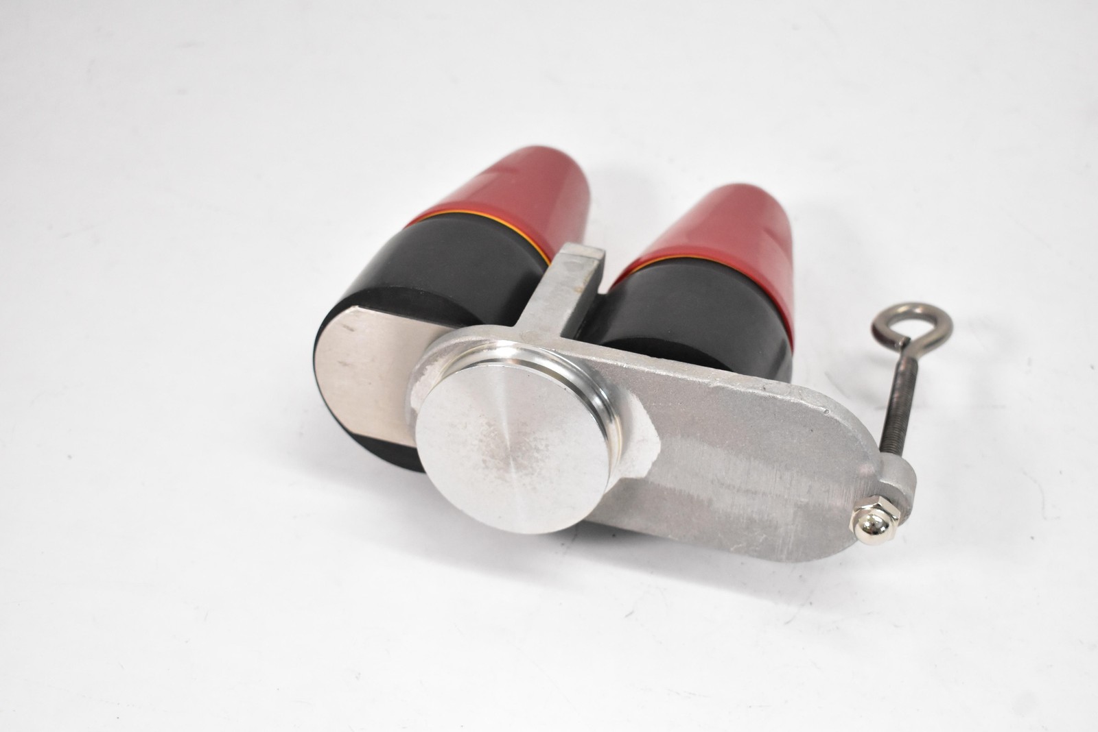 Hubbell IS200FT Loadbreak Connector 15kV 25/28kV 200A Feed-Thru Red Black