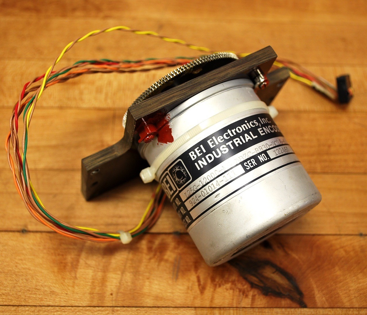 BEI Model # L25G-12.000-M5-ABZC-8830-SC18-S Encoder – USED