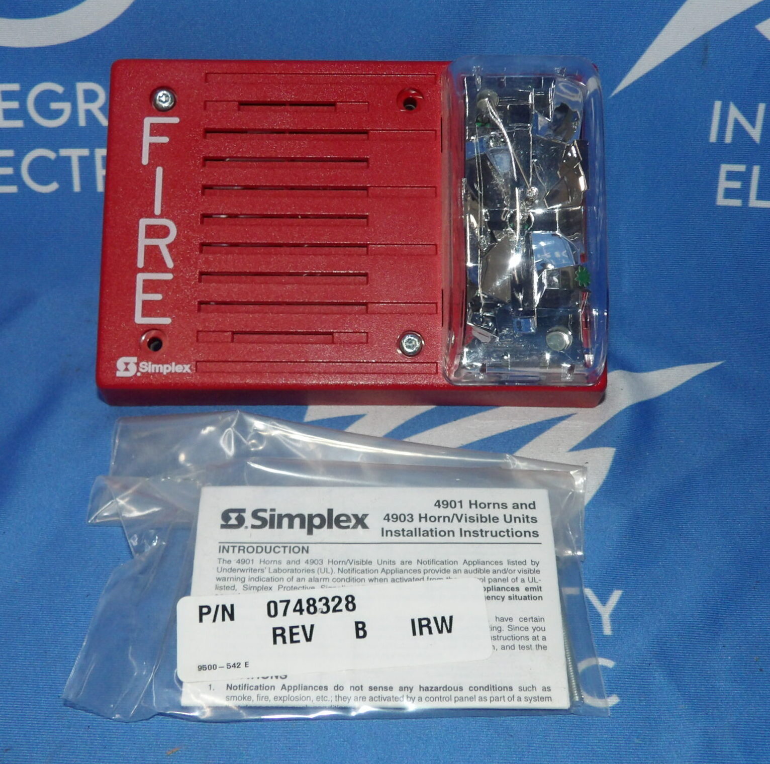 NIB Simplex 4903-9220 0626269 24V Intelligent Smoke Detector Fire Alarm + 1 Y…