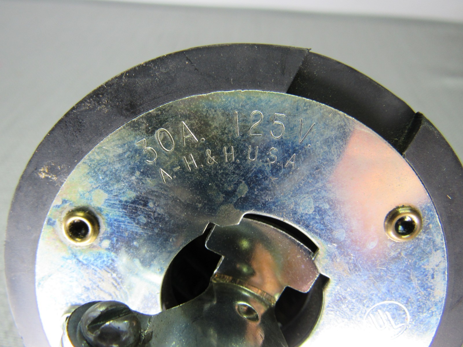 Bryant 30A.125V Rubber Plug
