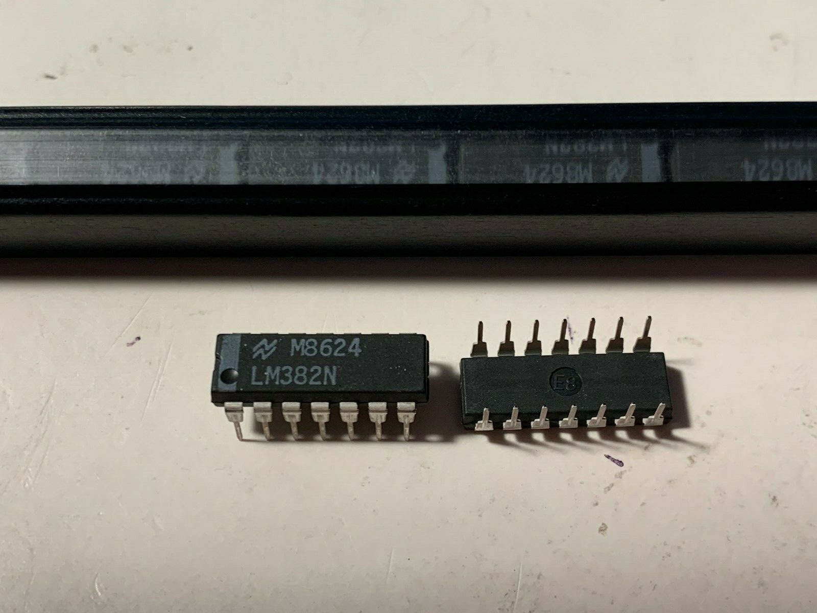 National LM382N Low Noise Dual Preamp I.C. – NOS, DIP-14.