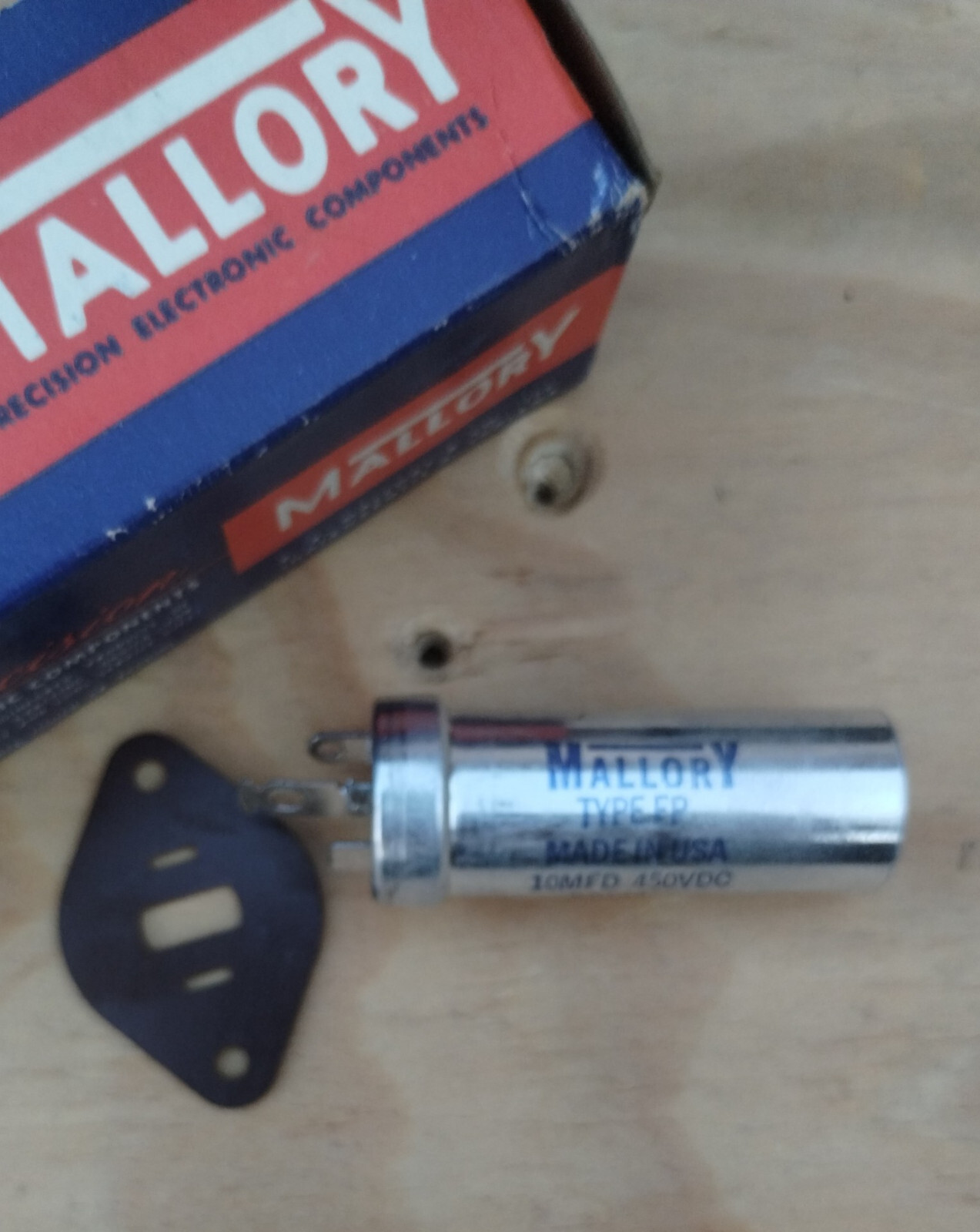 FP-142 – MALLORY – 10MFD 450V CAN NIB- VINTAGE CAPACITOR