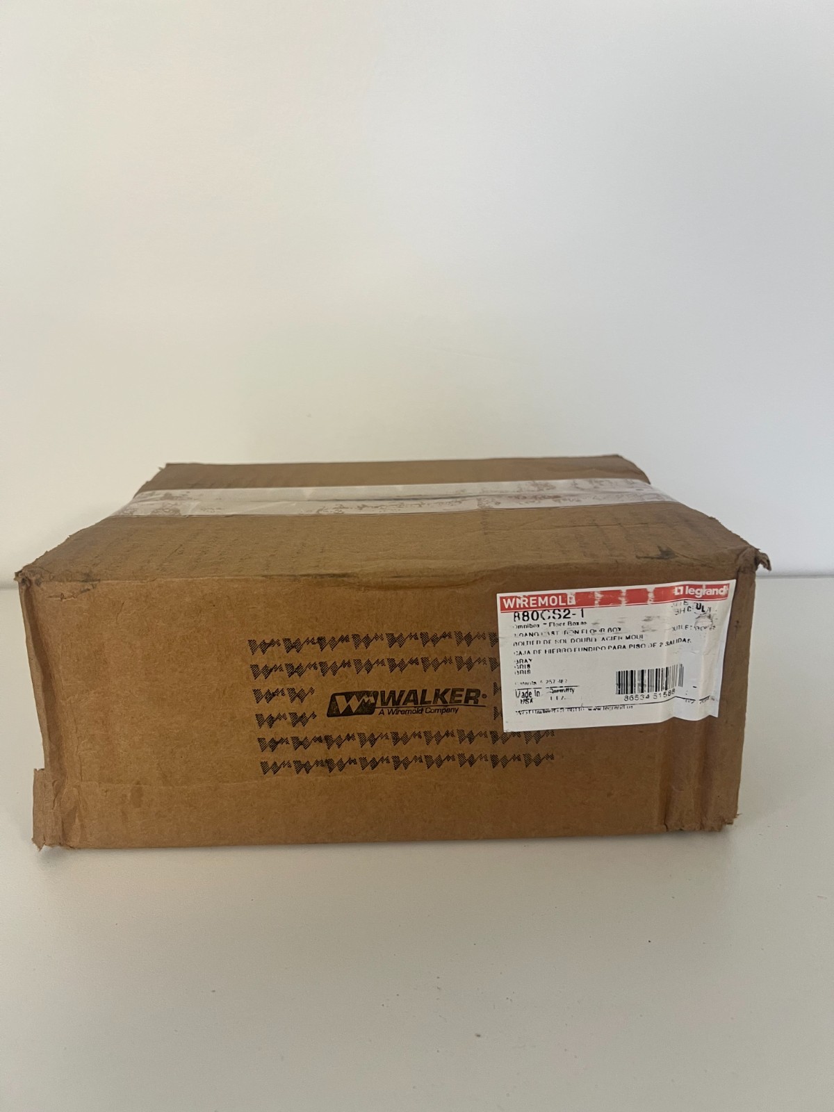 Wiremold 880CS2-1, Iron, 6-Knockout, 2-Gang, Fully Adjustable, Floor Box, GRAY