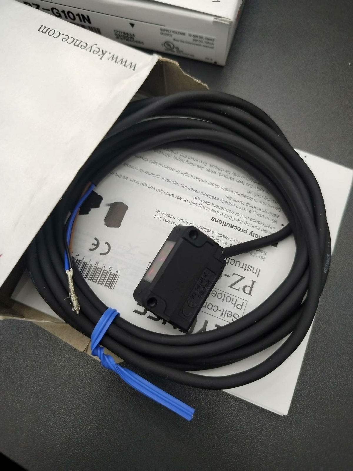 One KEYENCE/ PZ-G101N sensor new Welcome counteroffer