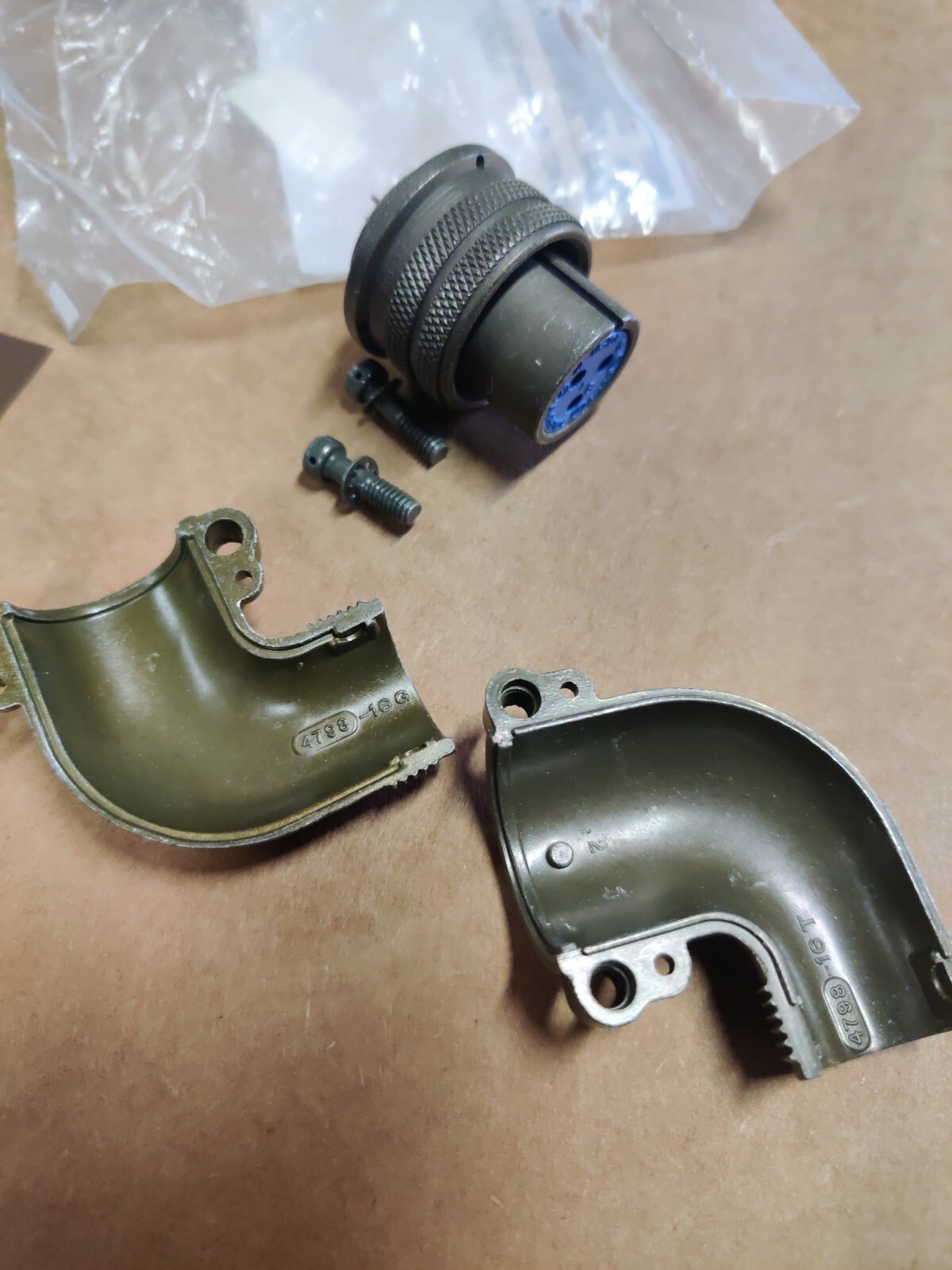 Amphenol Industrial 97-3108B16-10S Circular Connector Plug 97-3108B-16-10S