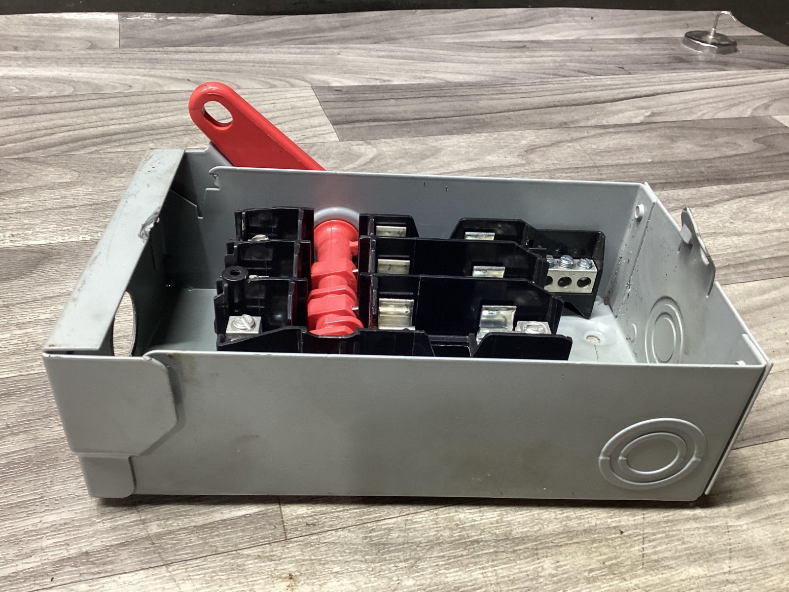 MISSING COVER GF321NA BREAKER #115B139PR3*AC