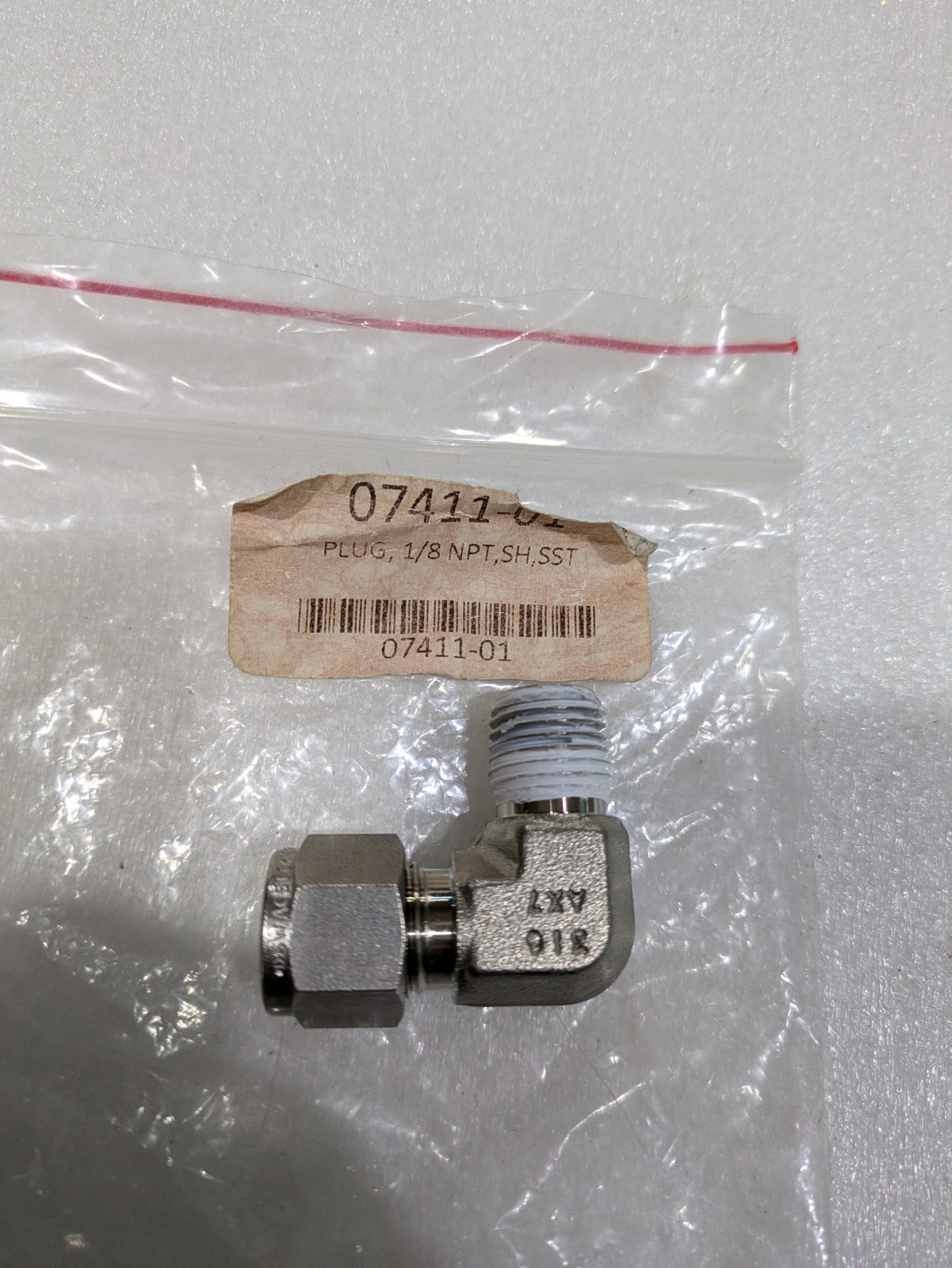 SWAGELOK 90 ELBOW CONNECTOR PLUG, 1/8 NPT,SH,SST 316 AX7 LOT OF 4 … AS IN PIC