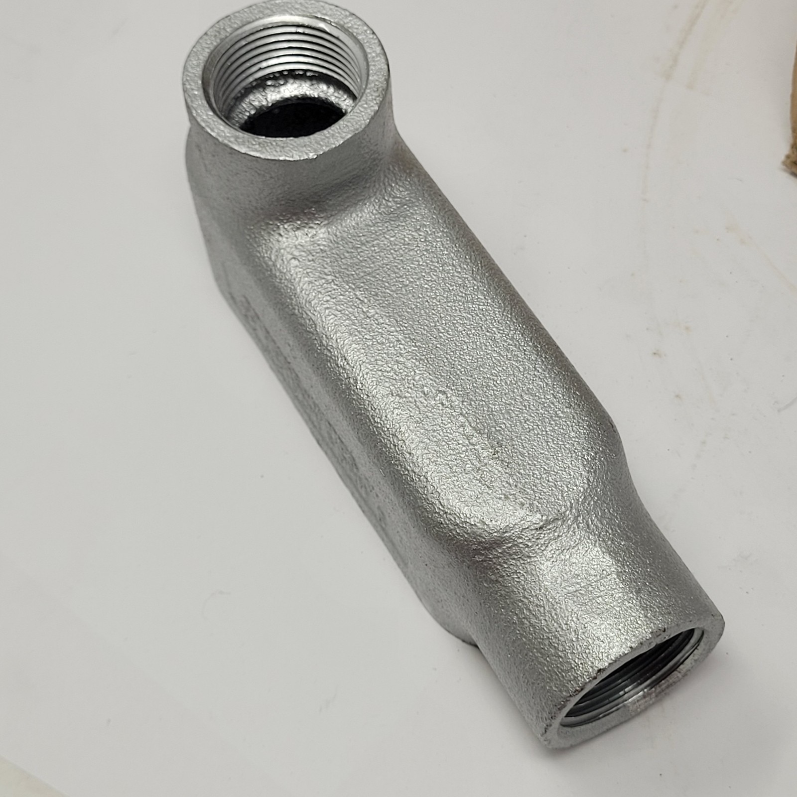 Lot of 10 – Crouse Hinds LB100-M Conduit Body 1LB Form 35 – NEW