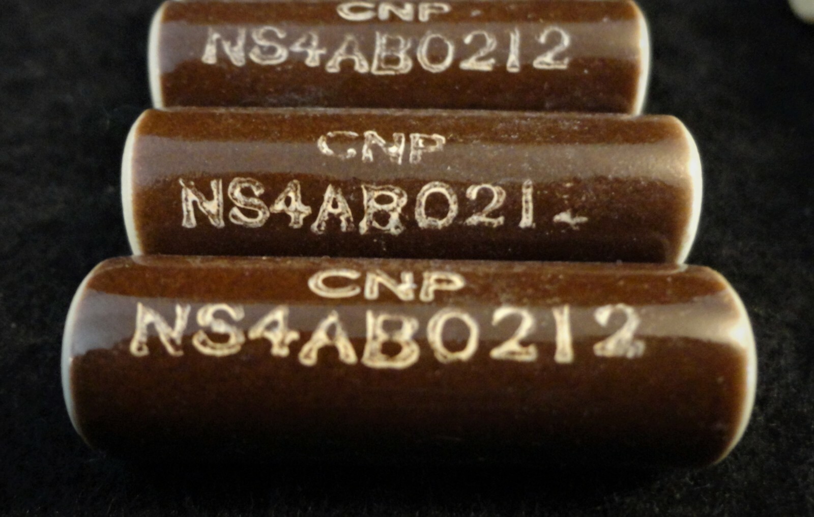 SIX VINTAGE BROWN GLAZED ID THREADED STEATITE INSULATOR w PART NUMBER No.: 212