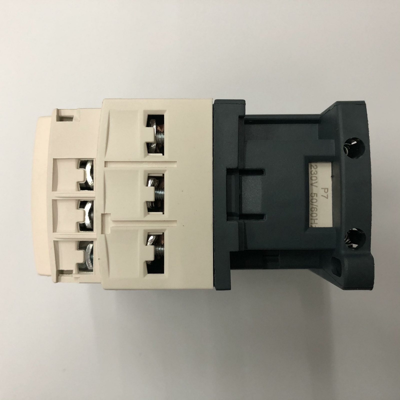 1PCS NEW CAD32P7C AC230V 3NO 2NC Intermediate relay Schneider