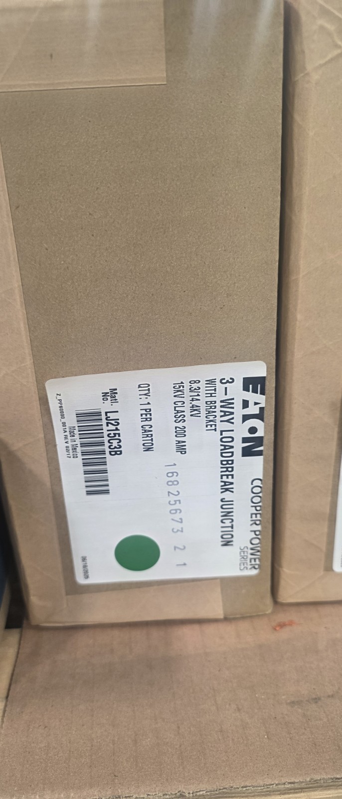 Eaton LJ215C3B 15kV 200A 3-Way Loadbreak Junction w/ Bracket NEW Cooper Power