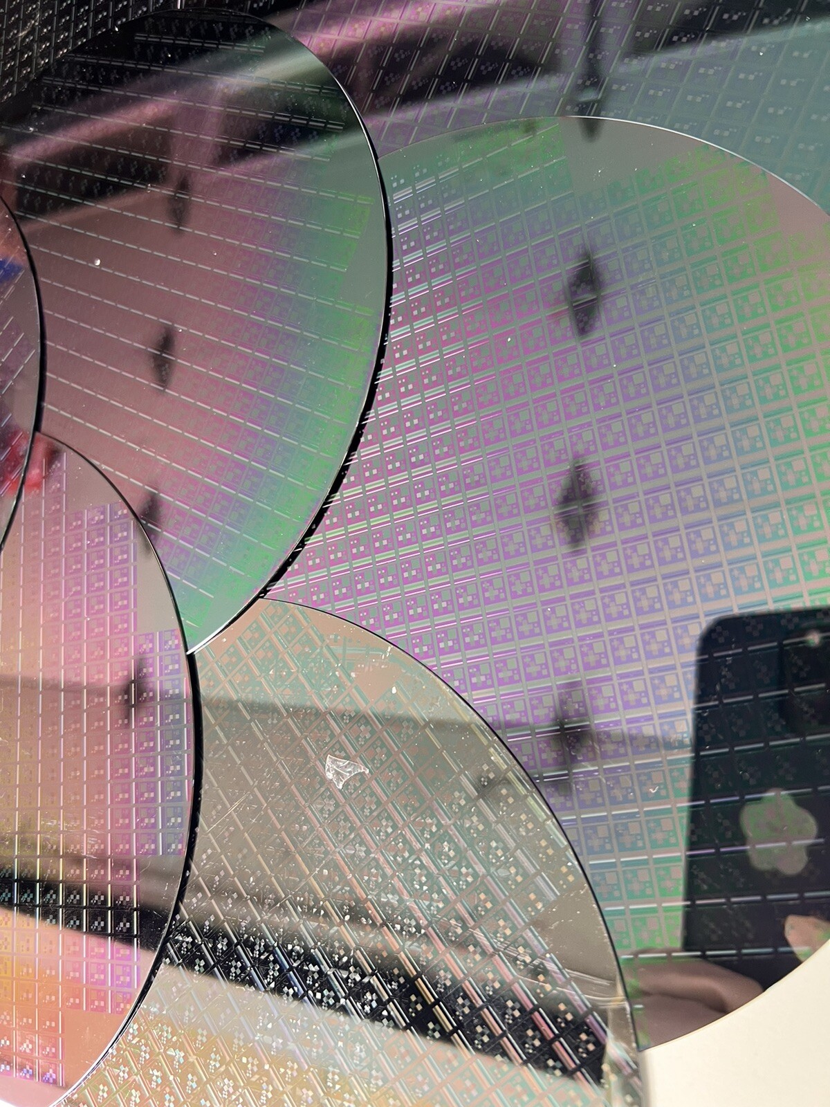 200 MM 8″ Thin 300um Thick PATTERNED SILICON WAFERS, LOT OF 50