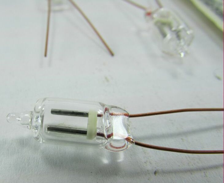 Lot 10 Unknown Bulbs, Surge Absorbers, Solder Leads RA 362V R7E, RA362VR7E New