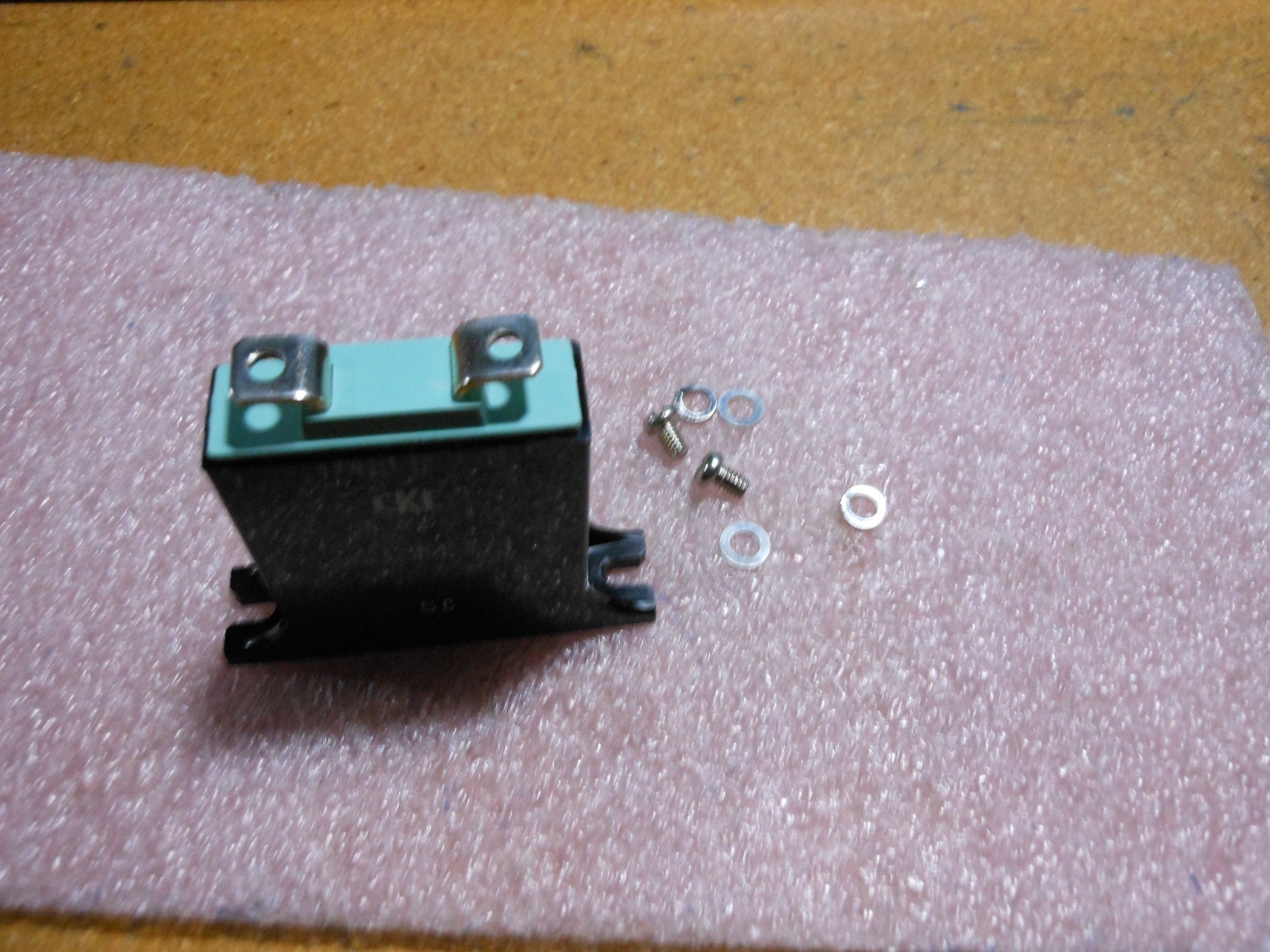 CKE / DEAN TECH VARISTOR PART # Z33M271 NSN: 5961-01-218-3966 CKE-Z33M382