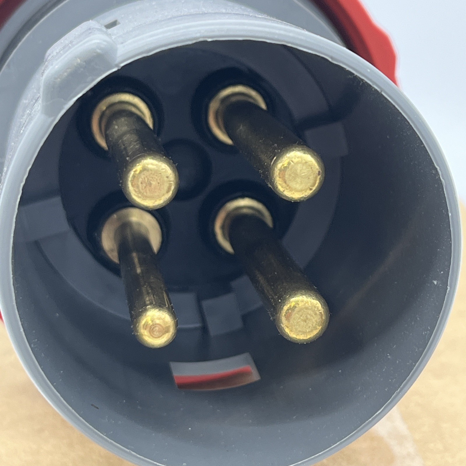 ABB THOMAS & BETTS 634MP4XT Reefer Plug 60A 480VAC 3/4 I.D. Cable Bushing