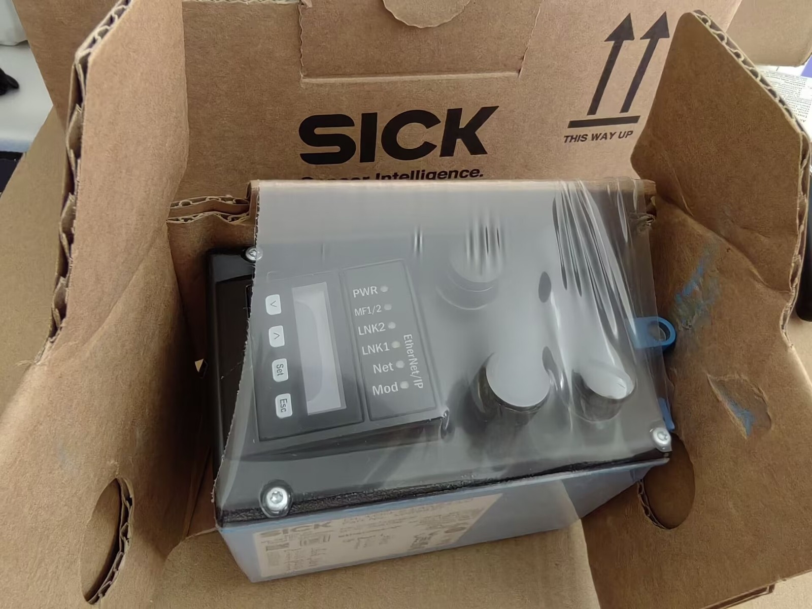 NEW SICK DL100-21AA2110 1066427 Laser Distance Measuring Sensor