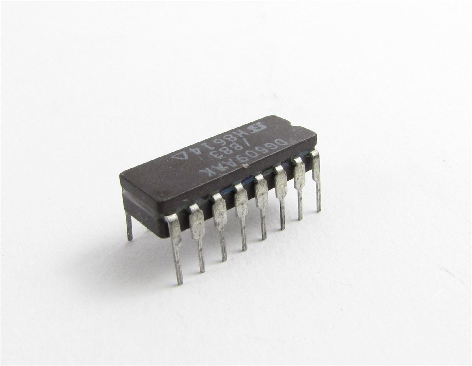 Maxim Integrated Circuit DG509AAK/883B, 400 Ohm, +/-4.5V ~ 18V, -55°C Deg 125°C