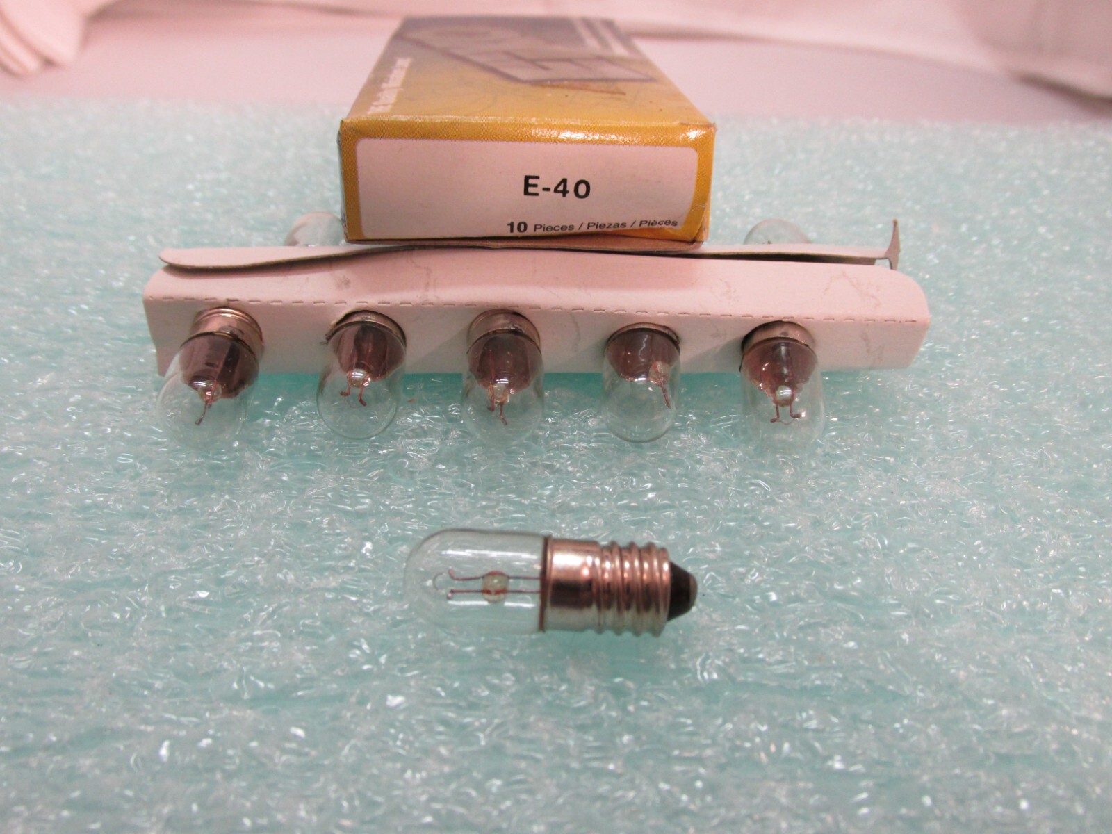 EIKO #40 Auto & General Purpose Bulbs Screw Base Quantity of 2 Fast Shipping