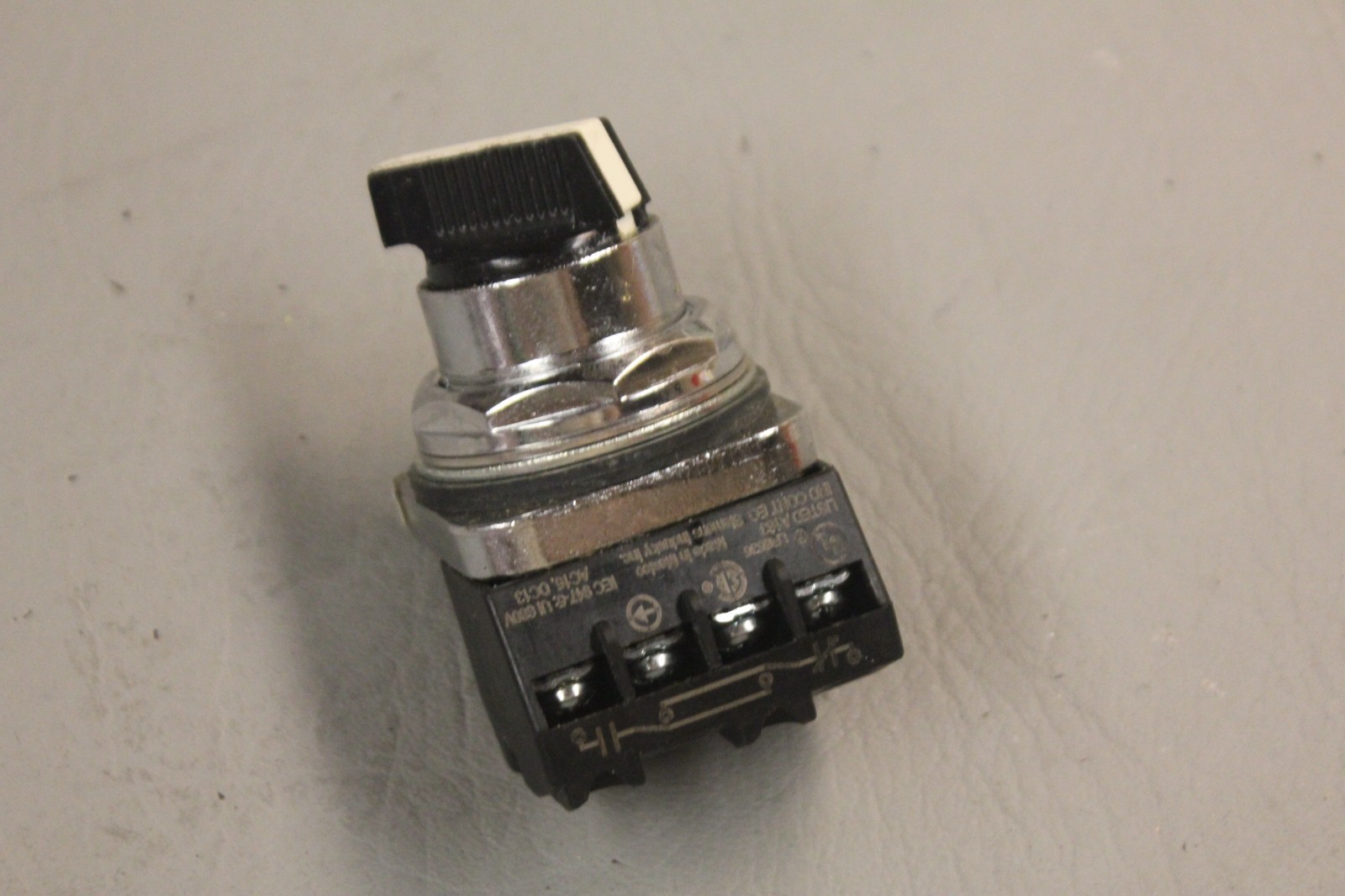 SIEMENS 2 POSITION SELECTOR SWITCH 528A2AAB BLACK