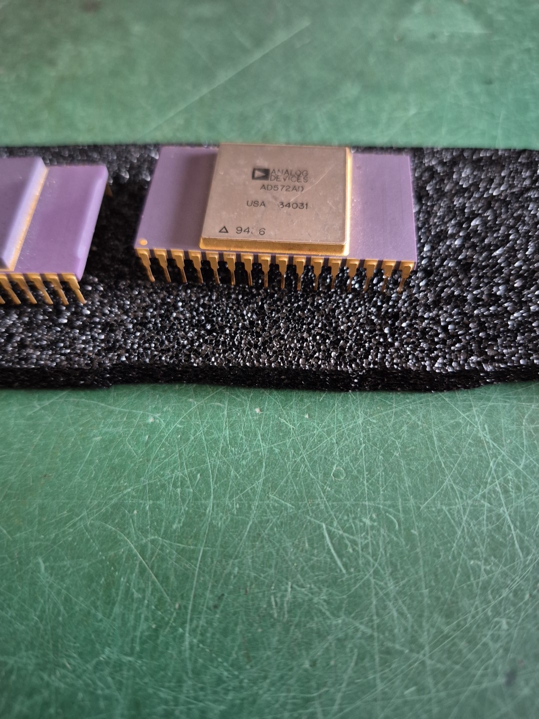 AD572AD ANALOG DEVICES LOT OF 2 AS PICTURED
