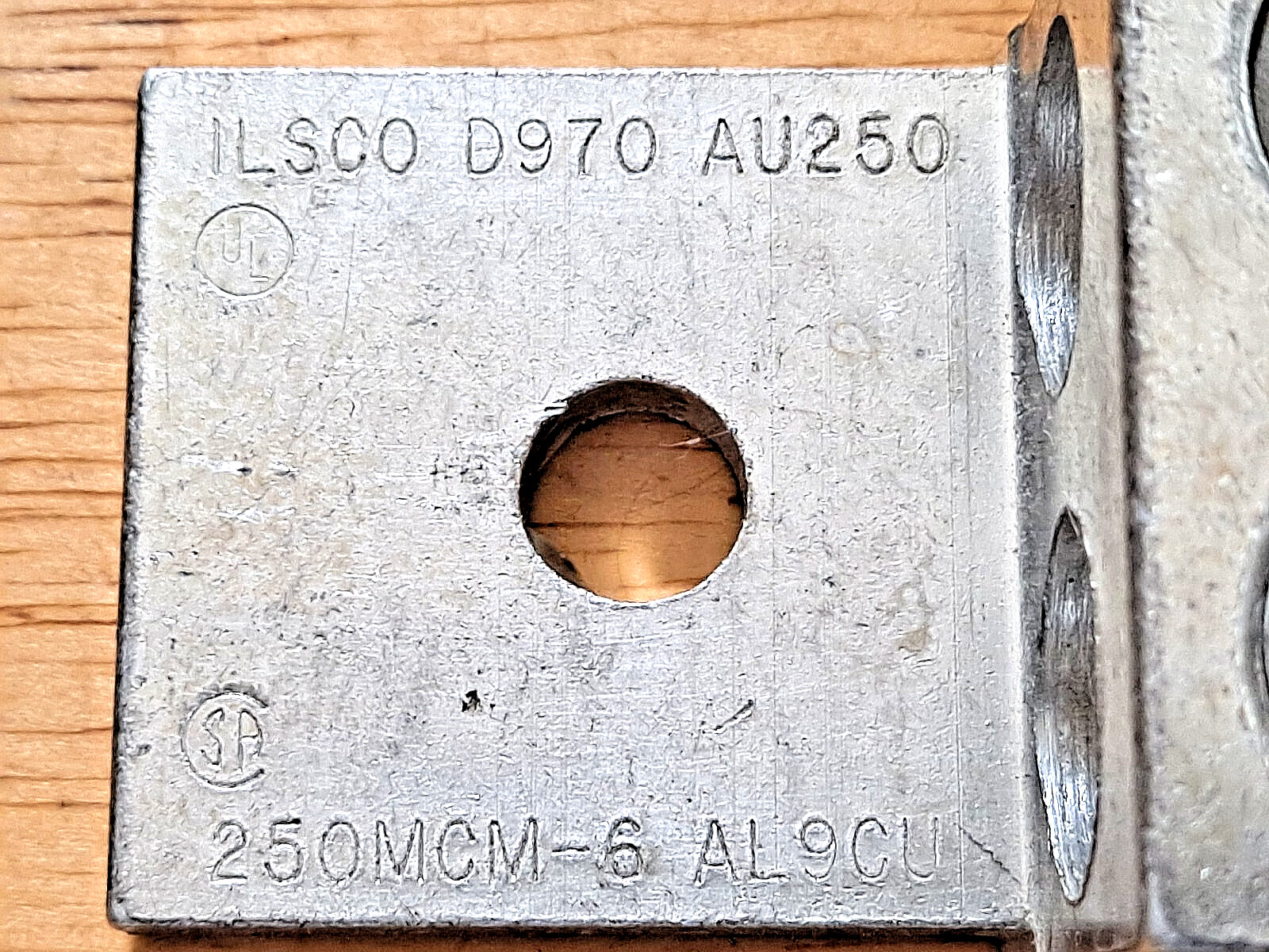 ILSCO D970 AU250 MECHANICAL LUG 250MCM-6 AL9CU NEW NOS FREE SHIPPING