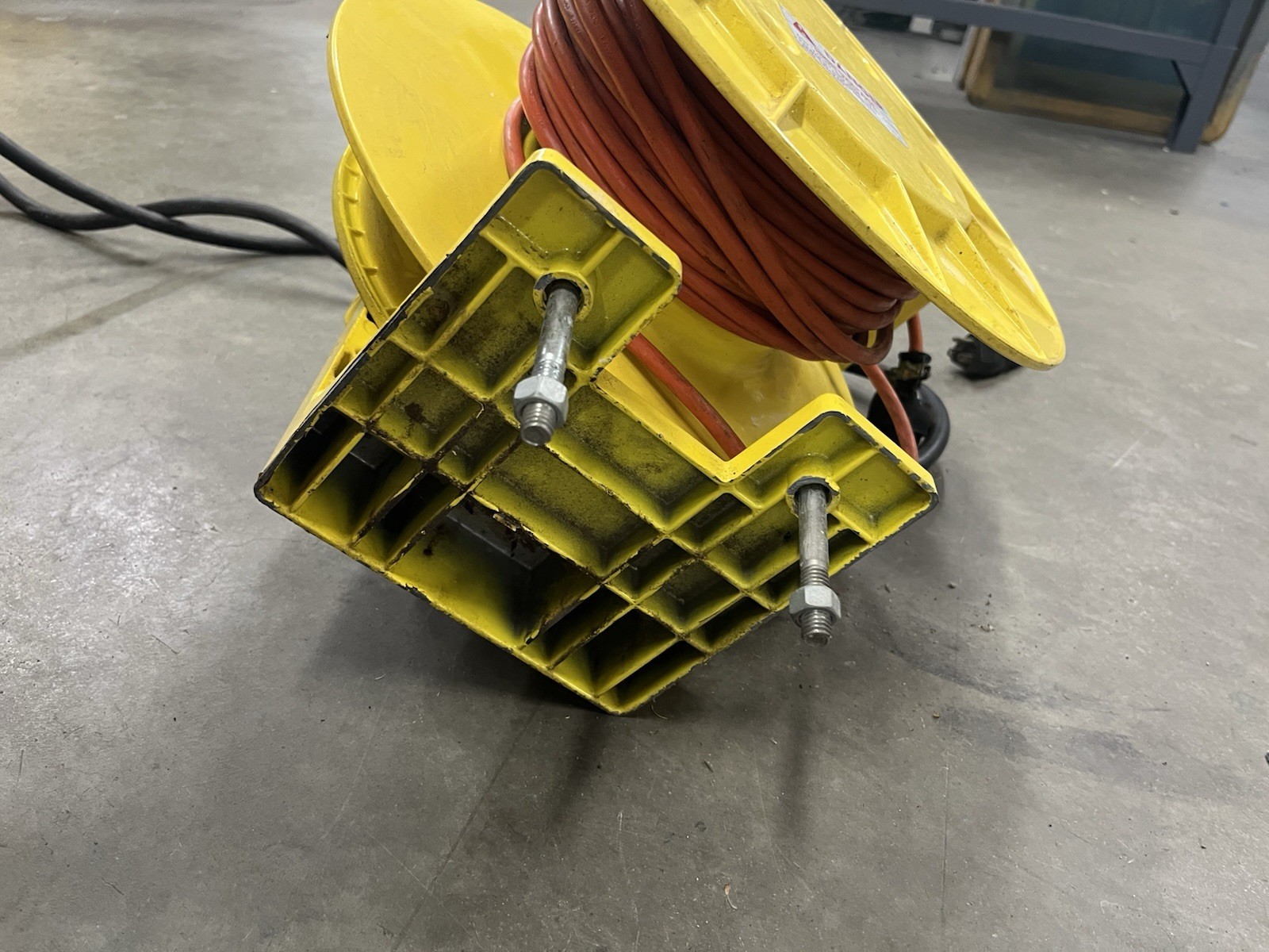 Aero-Motive Woodhead Industrial Cord Reel 600v 30amp
