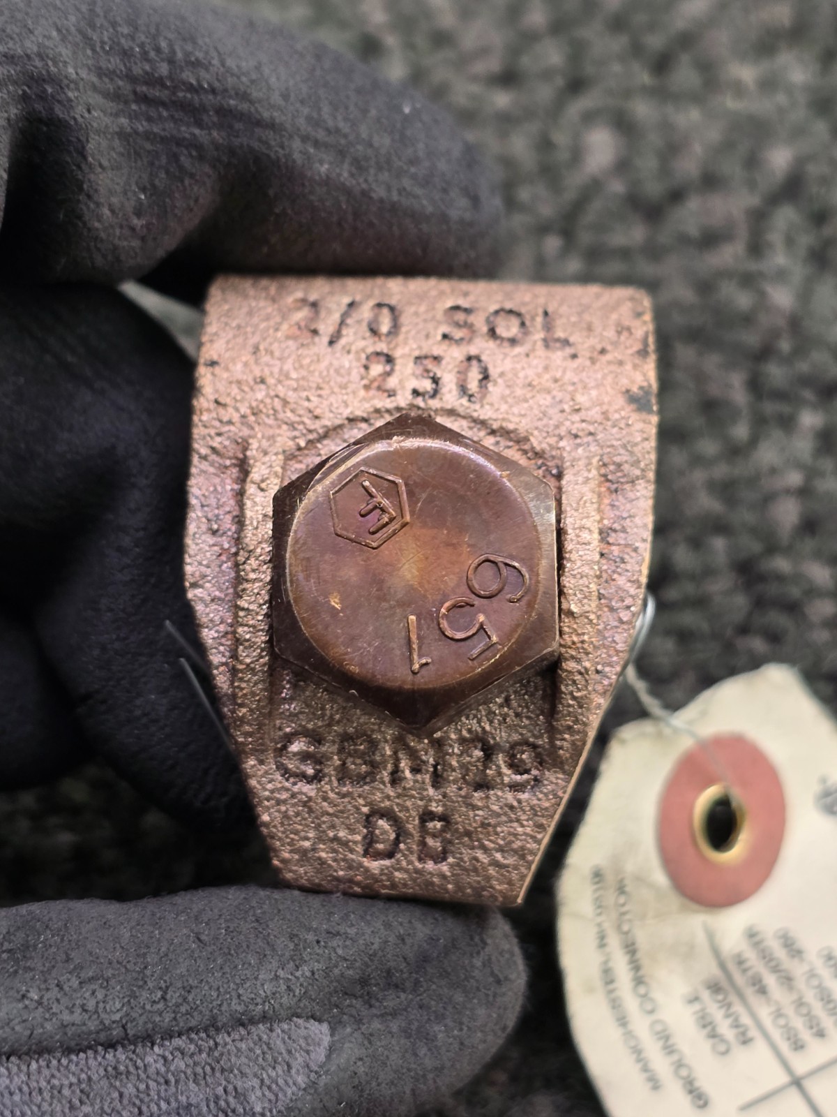 Burndy GBM29 Bronze Mechanical Grounding Connector 2/0 AWG Solid up to 250 kcmil