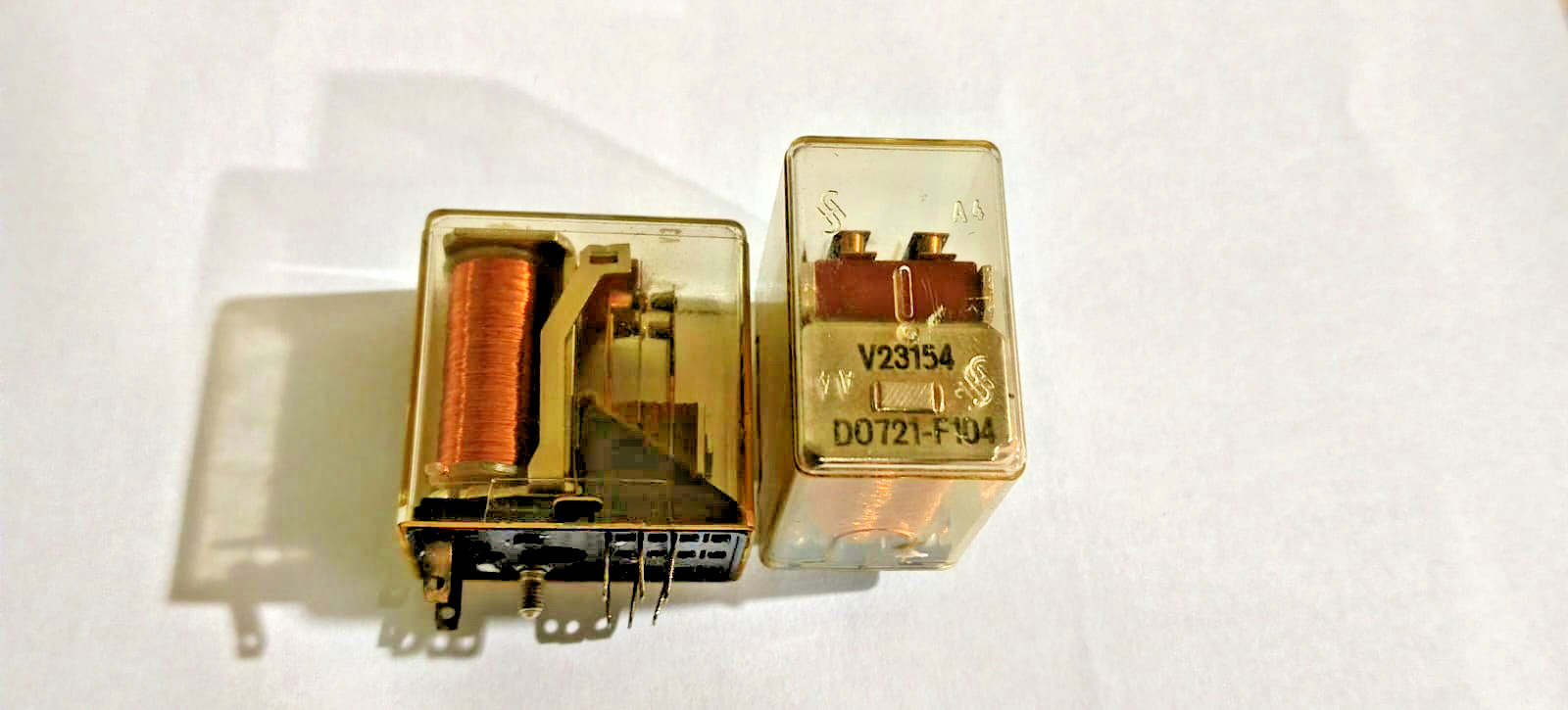2PCS LOT-Siemens V23154-D0721-F104 Relays -New Open Box