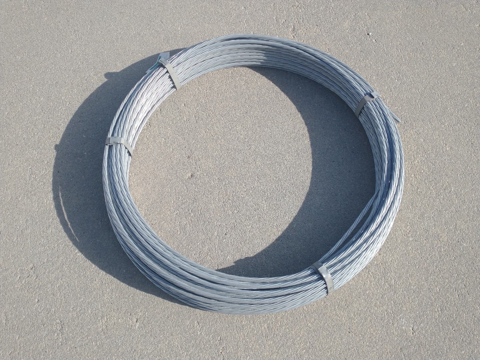 utility hardware 250 feet of 5/16″ high strength guy wire