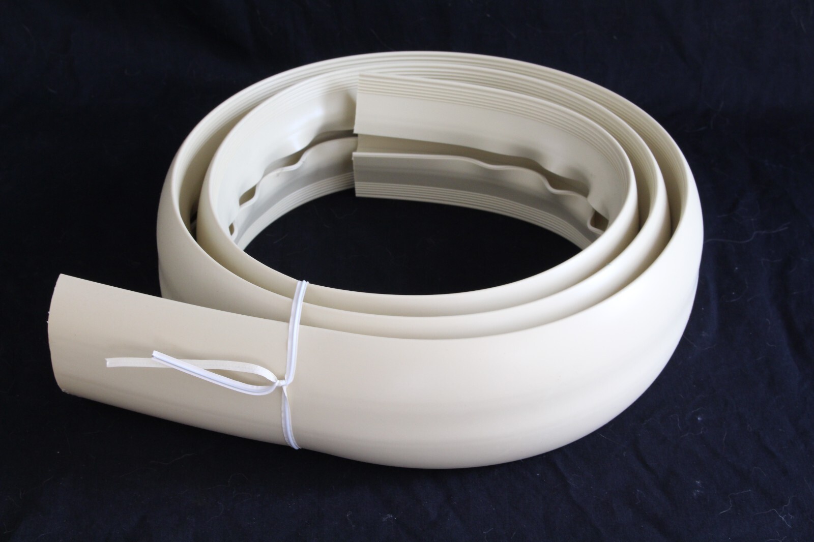 Katy Woods 6′ Pre-Split Long Rubber Cord Cover & Organizer NEW