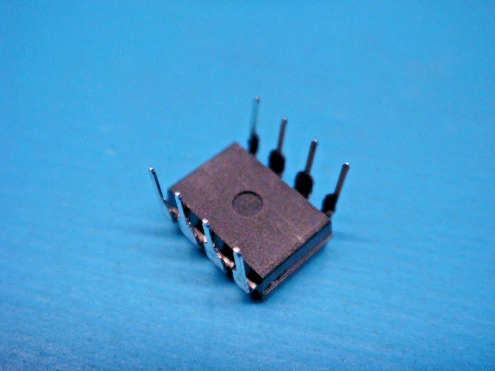 (1) AGILENT HCPL-2611 HIGH CMR HIGH SPEED TTL COMPATIBLE OPTOCOUPLER 8P DIP