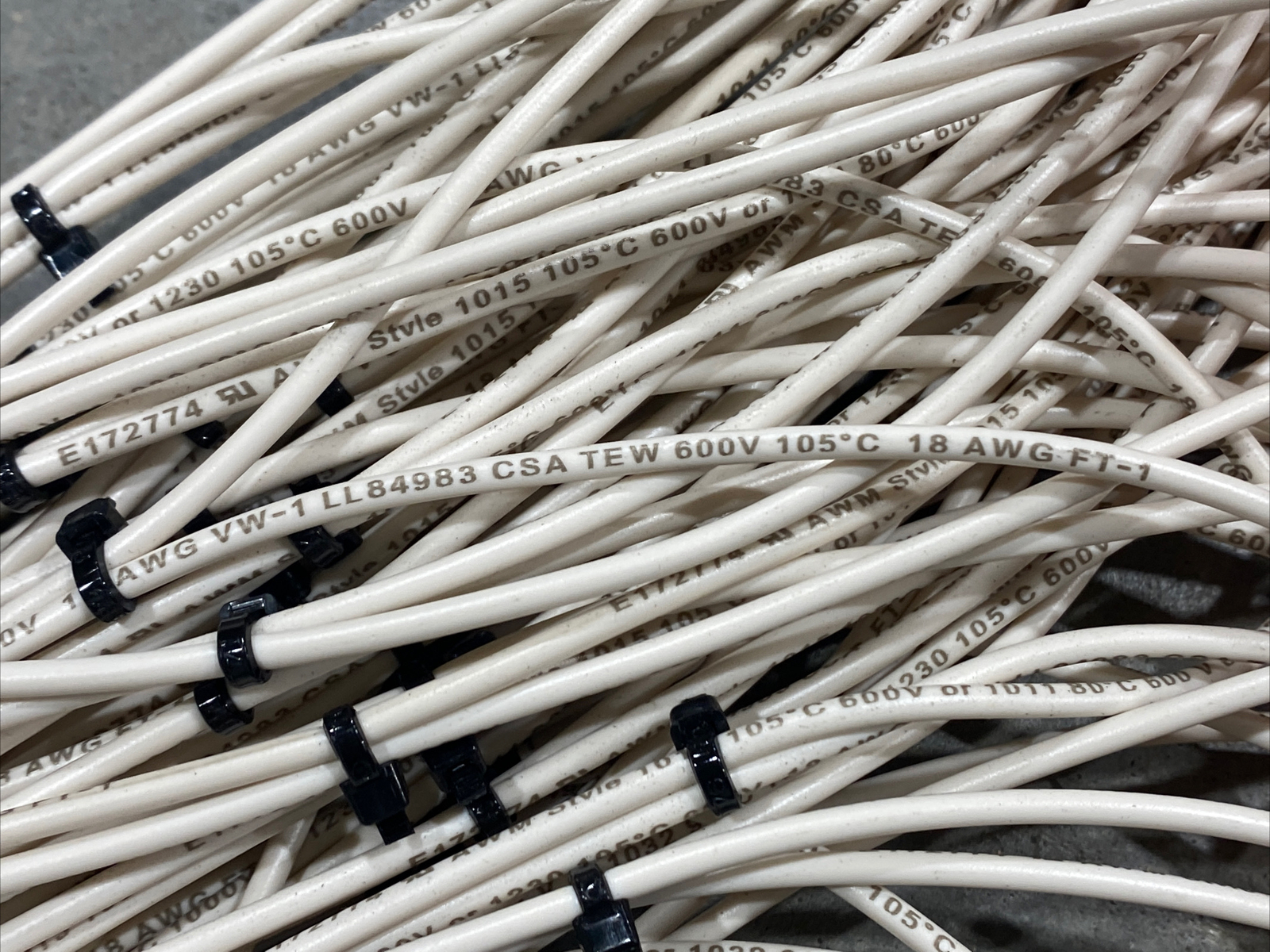 Qty.50, E172774 AWM STYLE 1015 AWG 18, VW-1 LL84983 CSA Tew 600V Wire New