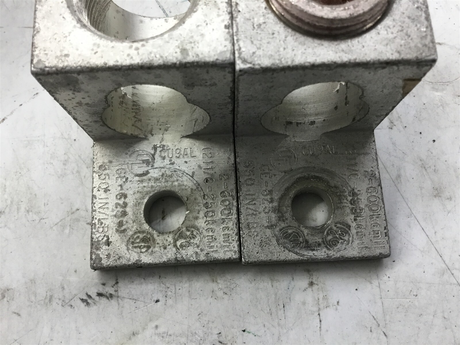 Lot Of 8–Various Size Lugs Selling As Pictured