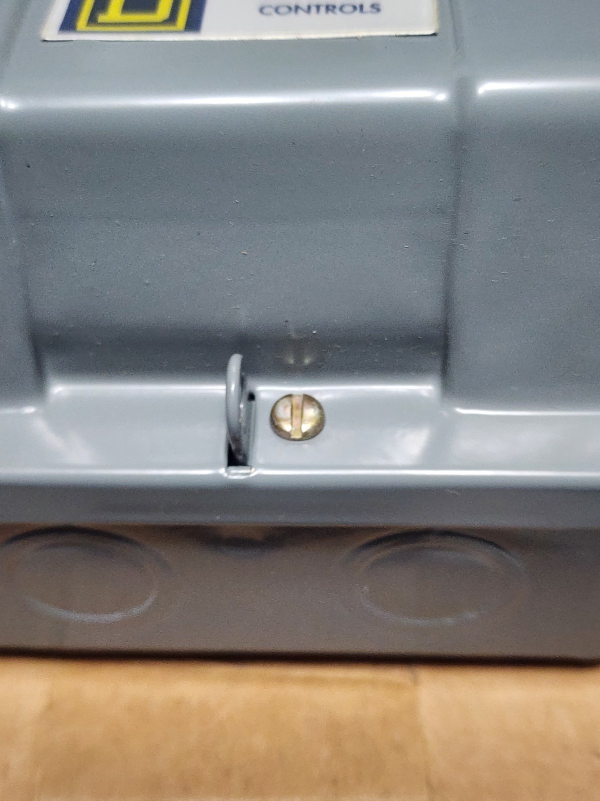 Square D 2510MCG3 Manual Starter, 3 Pole, 10Hp At 380/575Vac, 3 Phase