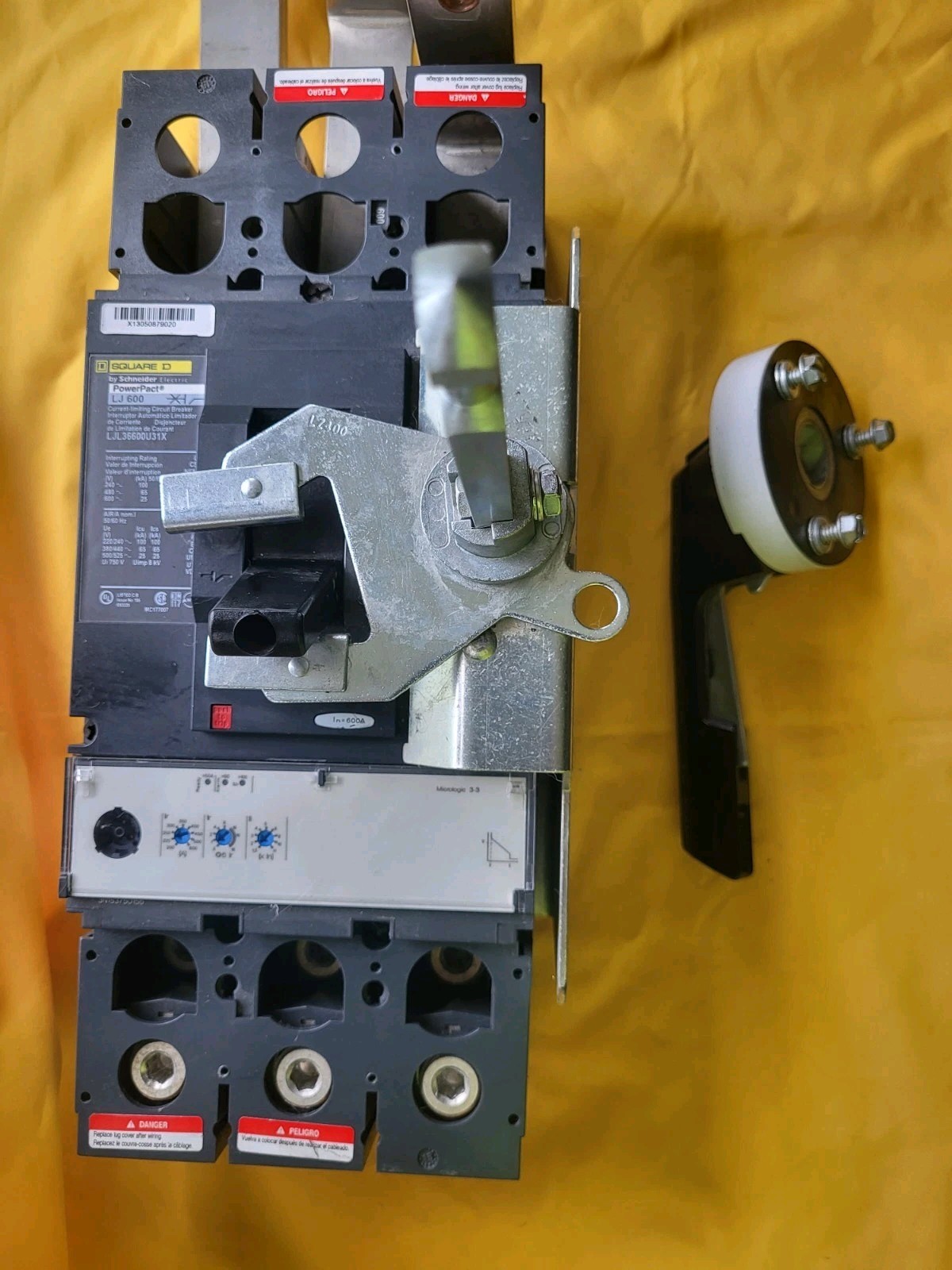 Square D, LJ600, LJL36600U31X, 600A, 3-Pole, Powerpact Circuit Breaker. Used.