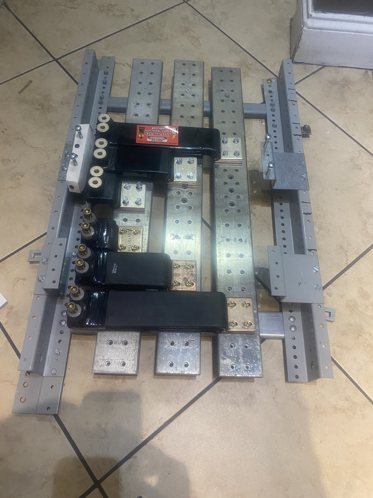 EATON CUTLER HAMMER W.H KPRL4ND MOUNTING HARDWARE KIT 800/1200 ND Or PDG FRAME.
