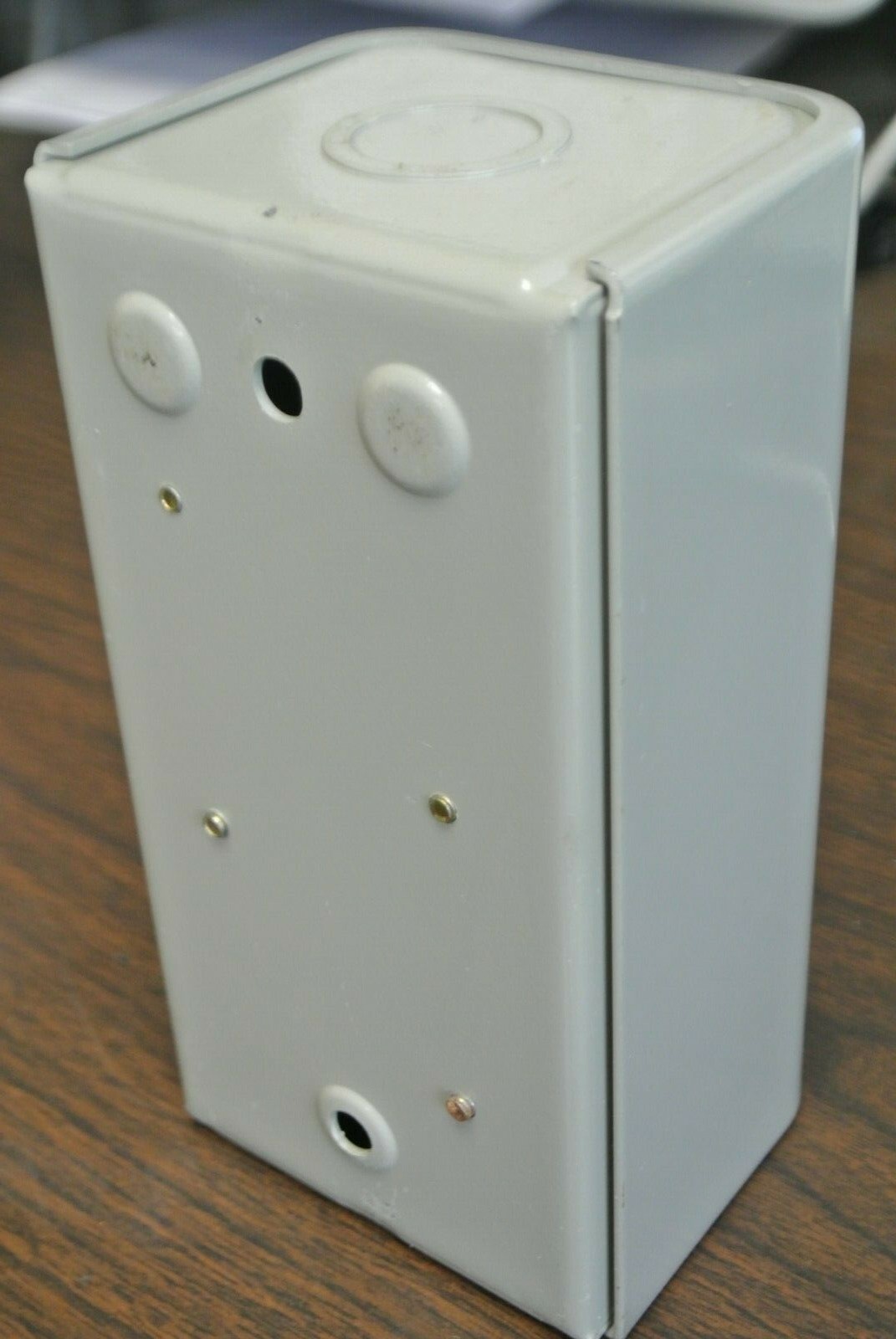 GENERAL ELECTRIC CR2940FA402A PUSHBUTTON STATION w/ YELLOW LENS / NEW SURPLUS