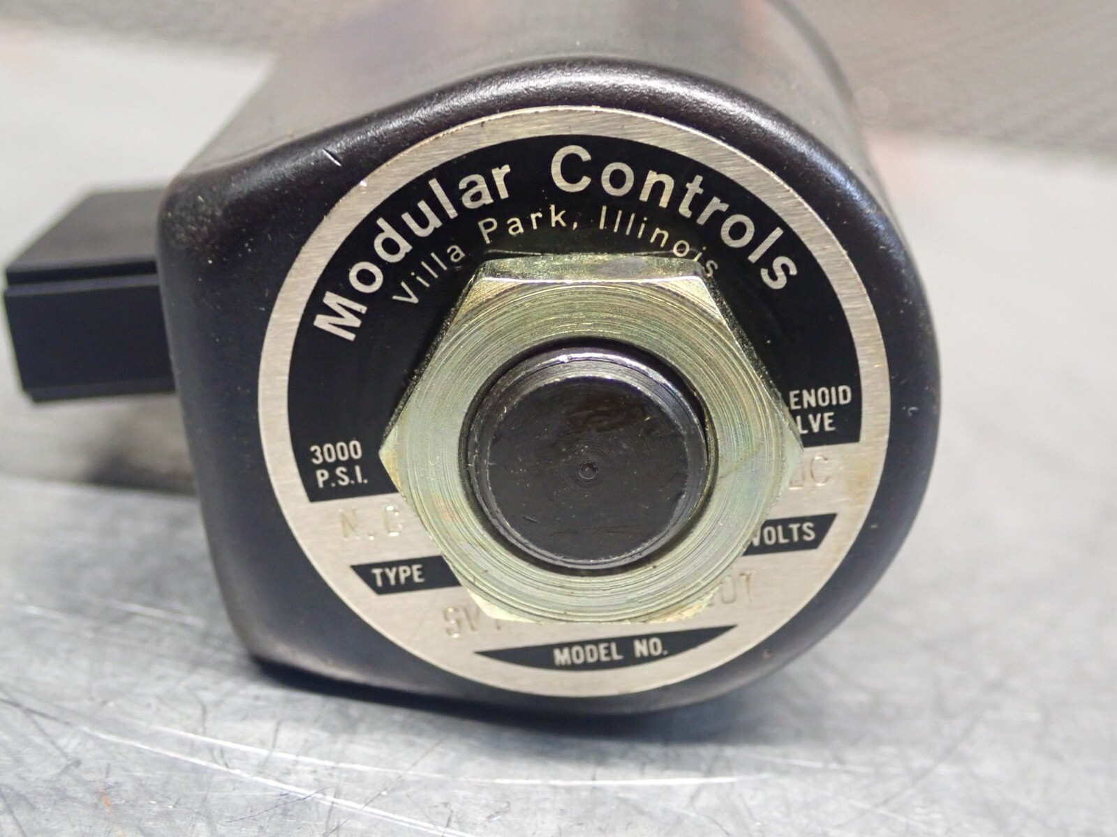 Modular Controls SV1-10-C-0-36DT Solenoid Valve 3000PSI New Old Stock