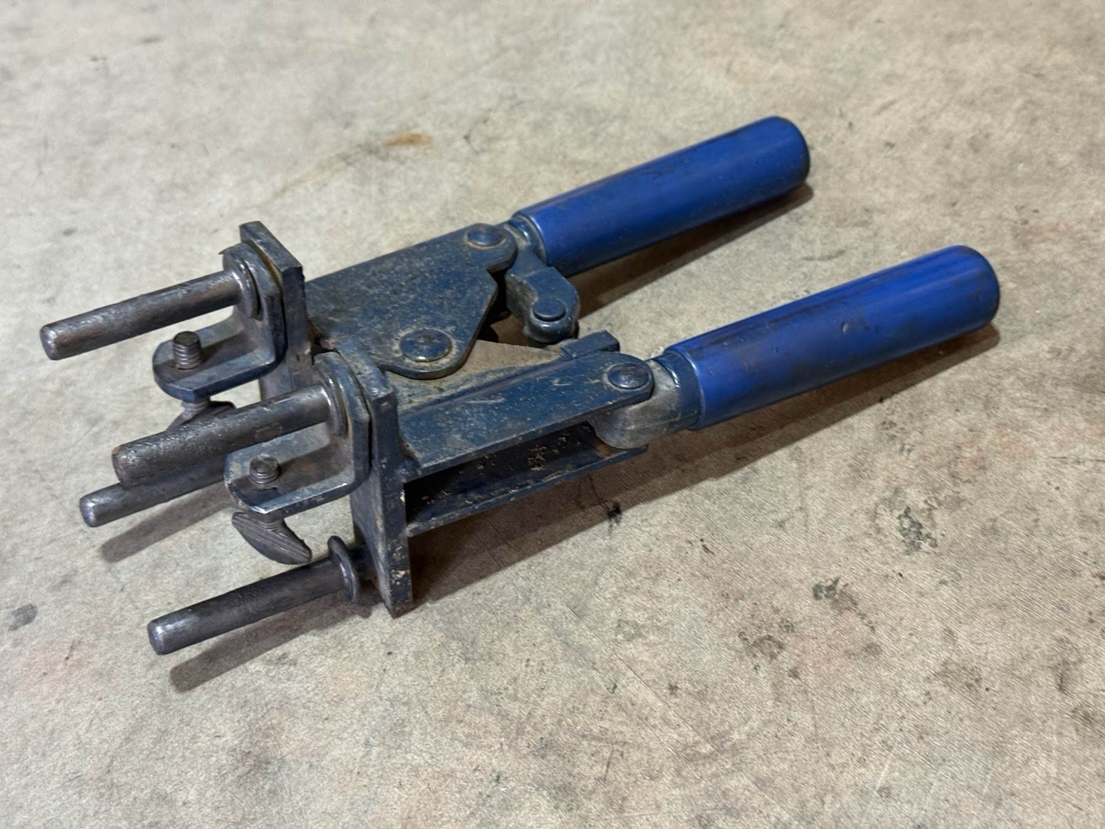 Erico Cadweld Handle Clamps L160 3″ – Used.