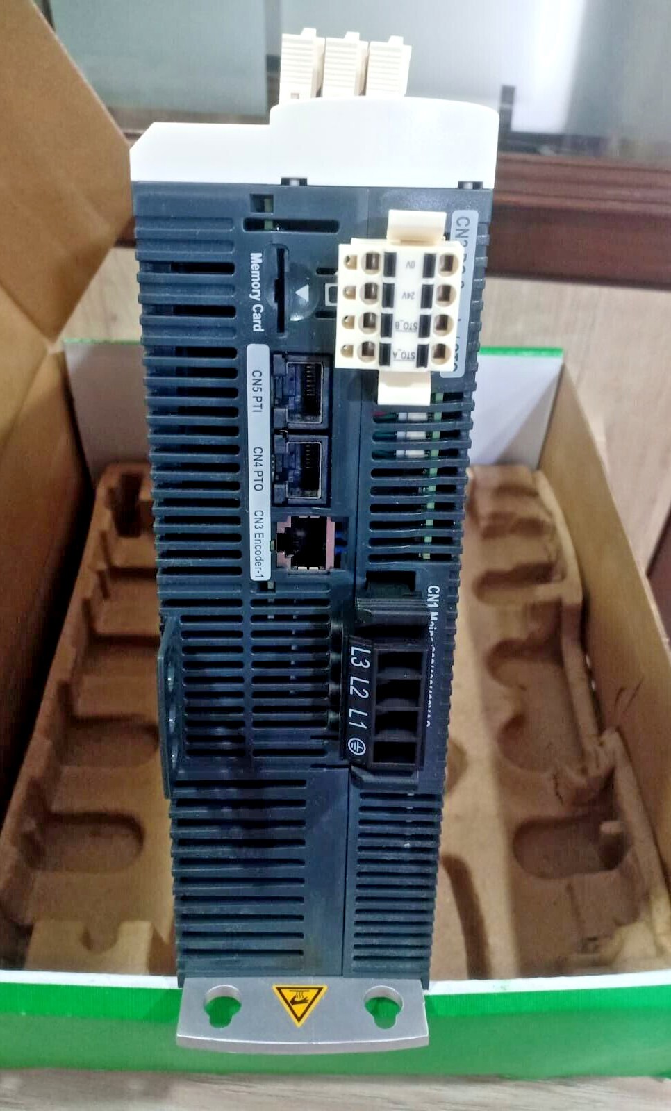 LXM32CD30N4 SCHNEIDER motion servo drive, Lexium 32,30A,208to480V, 3kW-Brand New